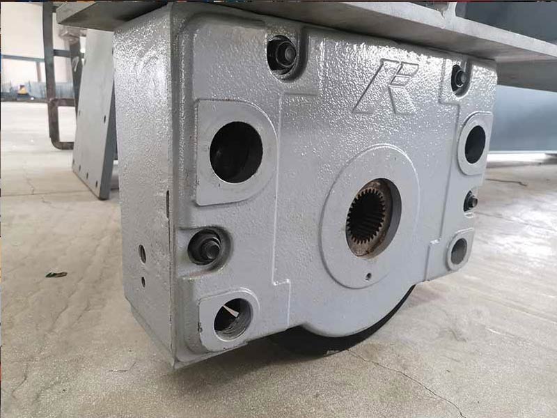 堆垛机箱式主动轮