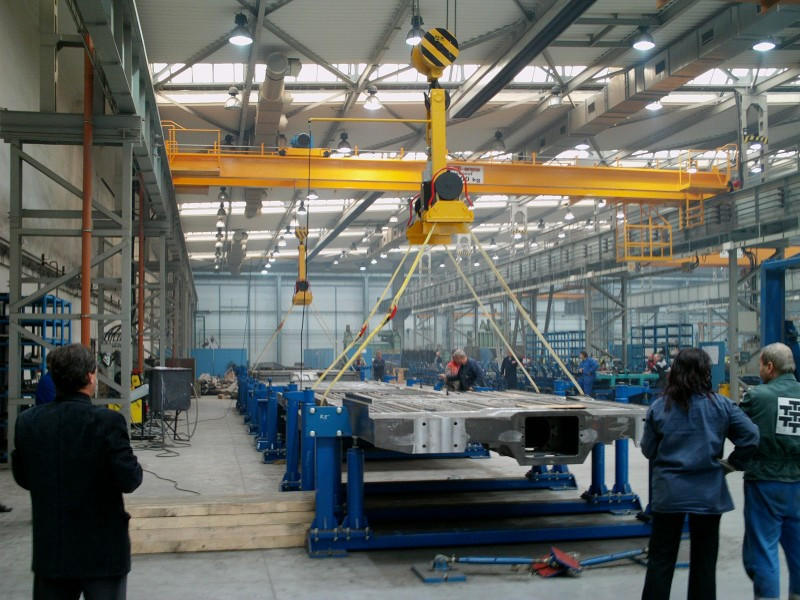 吊挂式箱型梁翻转机